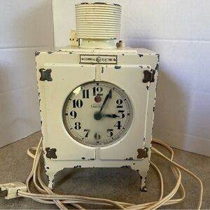 Vintage Telechron GE refrigerator clock.